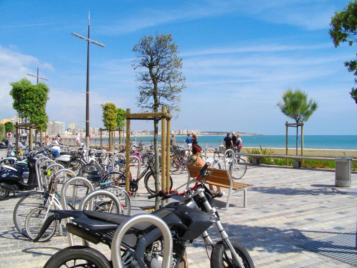 Appartement T2 Face Plage Avec Balcon, Cuisine Equipee Et Tv - Fr-1-92-908 Les Sables-dʼOlonne Kültér fotó