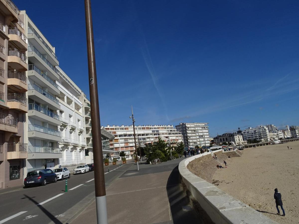 Appartement T2 Face Plage Avec Balcon, Cuisine Equipee Et Tv - Fr-1-92-908 Les Sables-dʼOlonne Kültér fotó