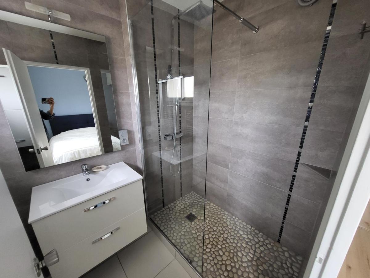 Appartement T2 Face Plage Avec Balcon, Cuisine Equipee Et Tv - Fr-1-92-908 Les Sables-dʼOlonne Kültér fotó