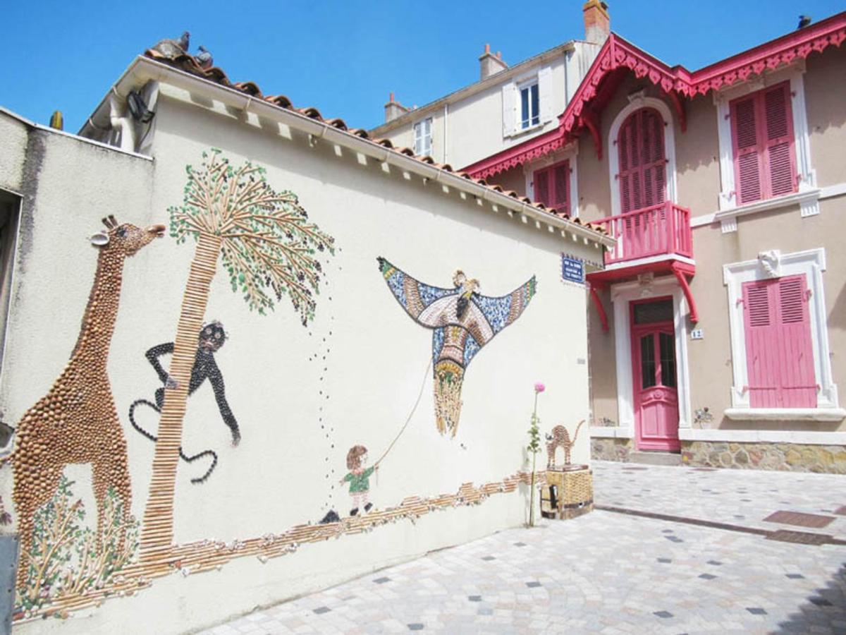 Appartement T2 Face Plage Avec Balcon, Cuisine Equipee Et Tv - Fr-1-92-908 Les Sables-dʼOlonne Kültér fotó